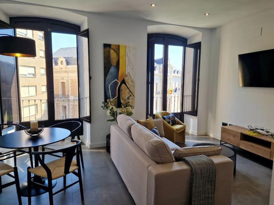 Duplex De Diseno Jaen Centro-Catedral Apartment Luaran gambar