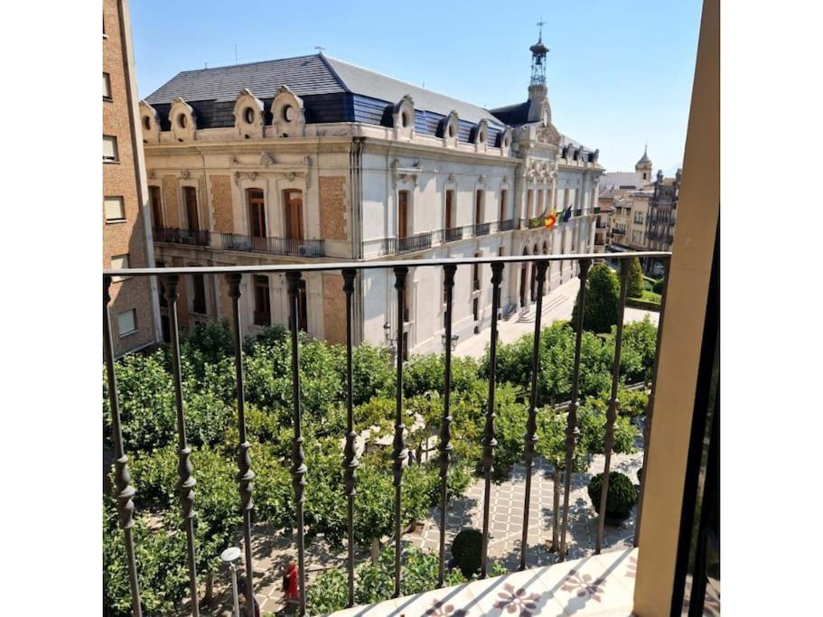 Duplex De Diseno Jaen Centro-Catedral Apartment Luaran gambar